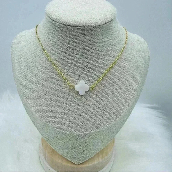 Faux Shell Flower shaped Necklace w/ Stainless steel Chain - Picture 1 of 4
